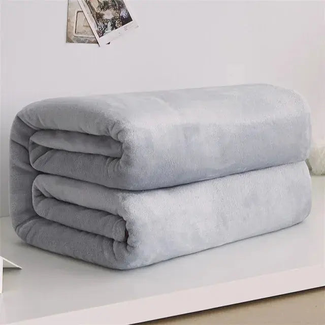 230GSM Coral Fleece Flannel Blankets For Beds Solid Blue Pink Soft Warm Thin Bedspread Sofa Cover Faux Fur Plaid Blanket Rester En Santé