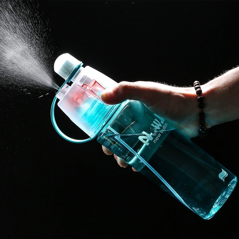 Gourde Rafraîchissante à Spray, Hydratation et Fraîcheur
